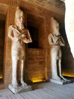 Riesige Statuen in Abu Simbel 