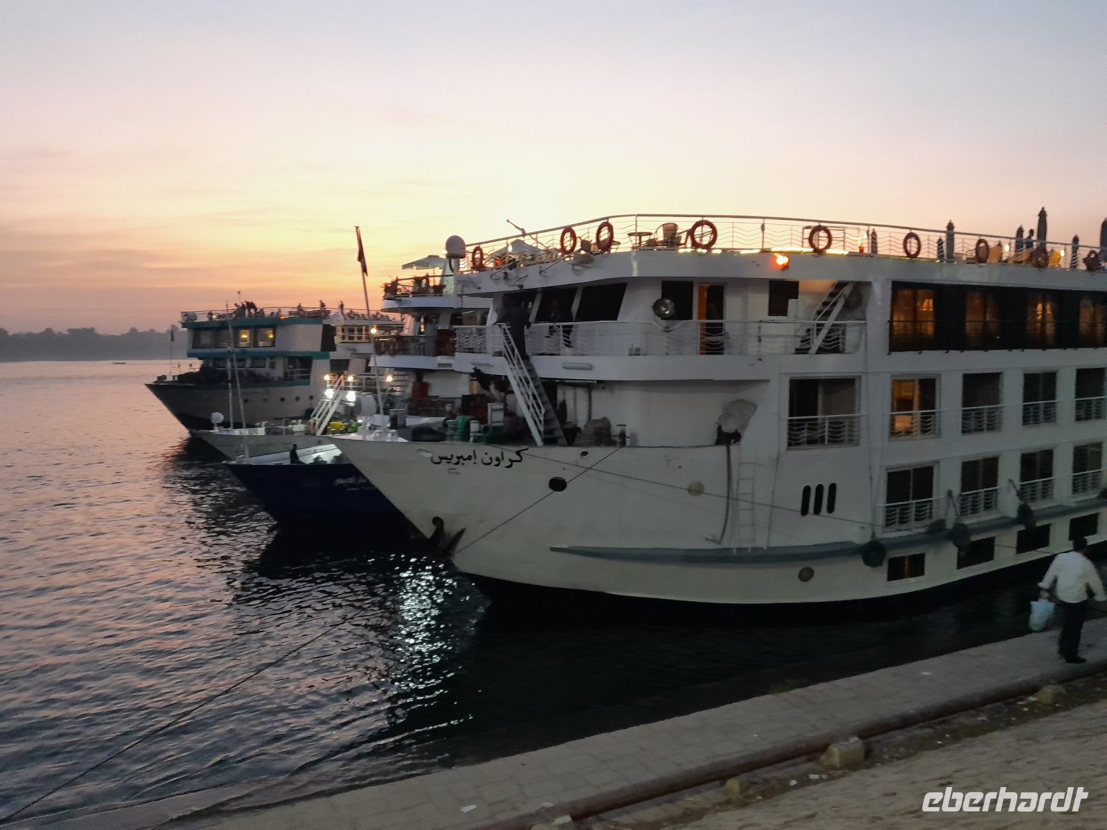 Unser Schiff in der Dämmerung