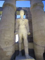 Luxor Tempel - die gewaltigen Statuen 