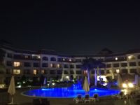 Poollandschaft - Nebengebäude Hilton Pyramids