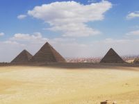 Pyramiden im Schatten...