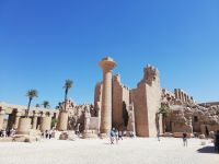 Karnak Tempel - 21 m hohe Säule mit Papyruskapitell
