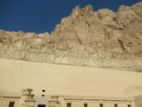 Hatschepsut Tempel mit der Bergkulise