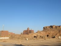 Auf dem Weg - wunderschöne Bauten, nicht vollendet, nicht bewohnt...