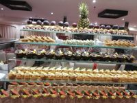 Das Dessertbüffet am Schiff...