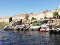 Die Felsen am Nilufer