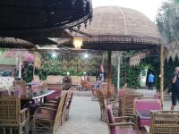 Kom Ombo - Garten Restaurant mit Zelt