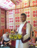 Der Tee wird serviert