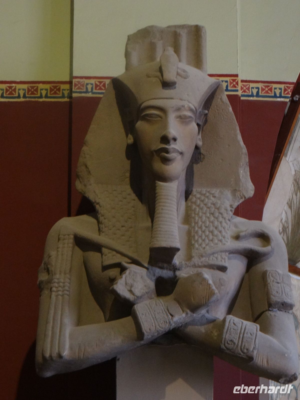 Kairo, Ägyptisches Museum, die Skulptur Echnatons wirkt heute expressionistisch und schien damals aus der Zeit gefallen. Wenig ist überliefert, da willentlich zerstört.