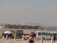 Gizeh, das neue Ägyptische Museum ist von beeindruckender Größe, mit Blick auf die Pyramiden