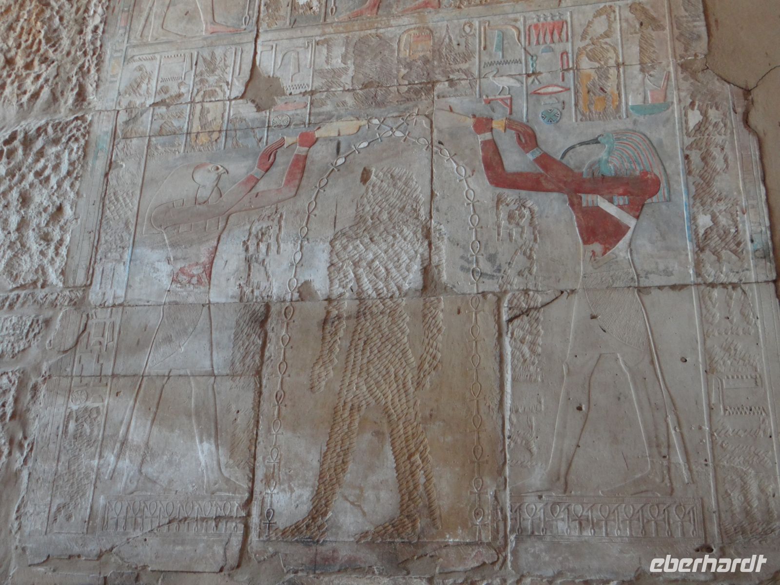 Luxor, Karnak-Tempel, die Taufe wird mit einem Ring aus dem Schlüssel des Lebens symbolisiert. 