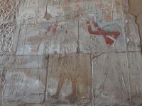 Luxor, Karnak-Tempel, die Taufe wird mit einem Ring aus dem Schlüssel des Lebens symbolisiert. 