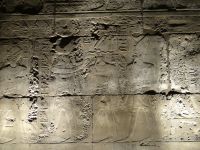 Luxor, Luxor-Tempel, Horus reicht den Schlüssel des Lebens an Pharao.