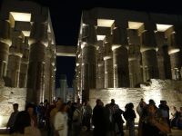 Luxor, Luxor-Tempel, die beleuchtete Vorhalle – einfach magisch. 