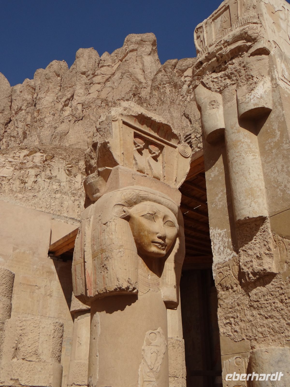 Theben, Hatschepsut-Tempel, Hathor ist die Göttin der Liebe mit Kuhohren.