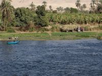 Nilkreuzfahrt, was für uns Vorbeifahrenden Idylle ist, ist für jene am Ufer Arbeit.
