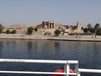 Kom Obmo, der Doppeltempel liegt malerisch über dem Nilufer.