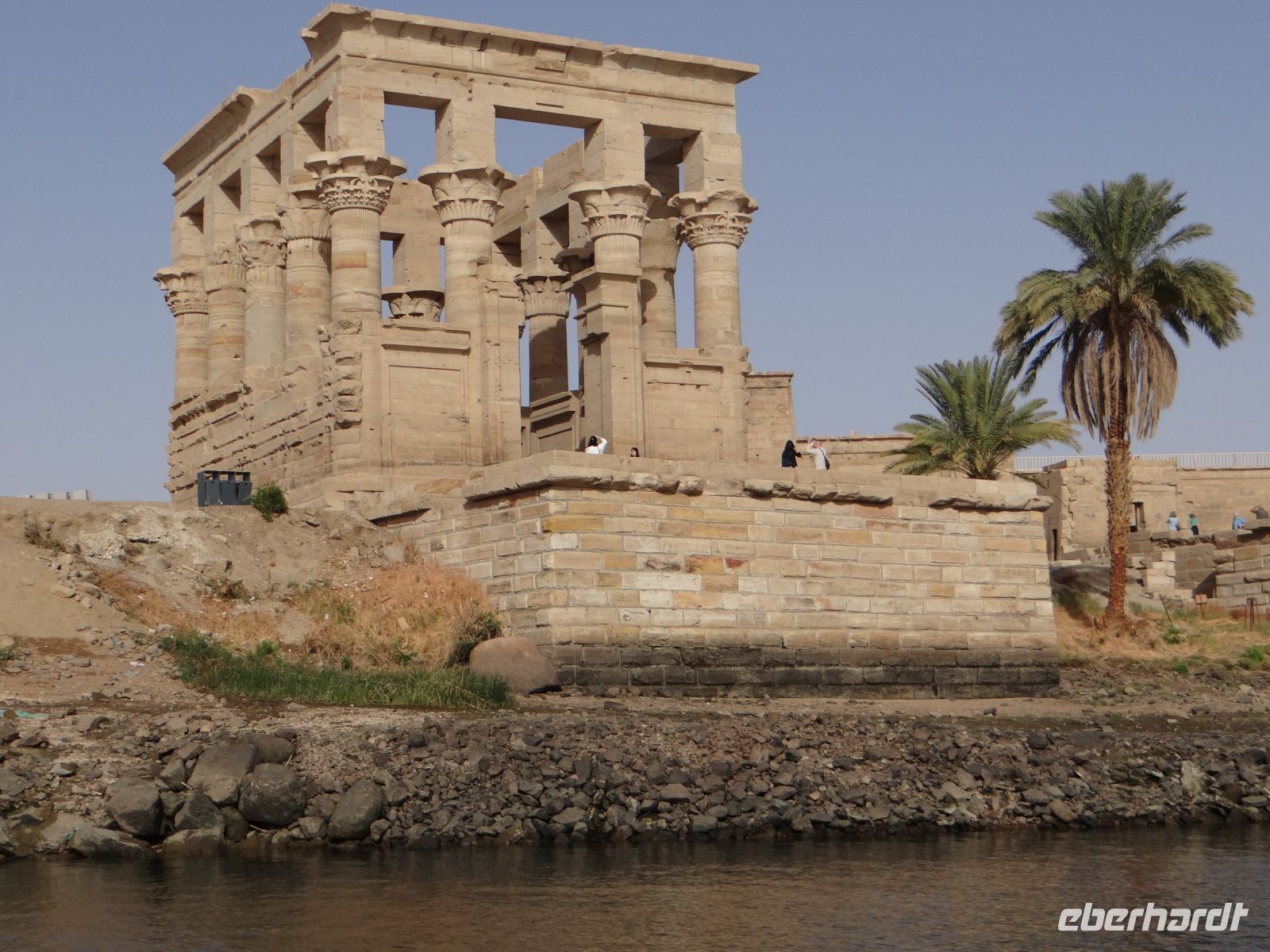 Assuan, Isis-Heiligtum, der Trajan-Kiosk vom Wasser aus