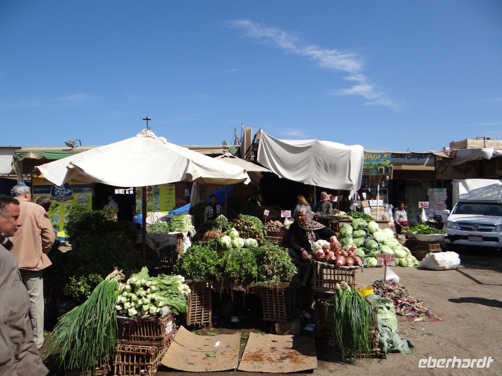 Hurgadha, hier bieten die Frauen aus der Umgebung ihr Gartengemüse an.