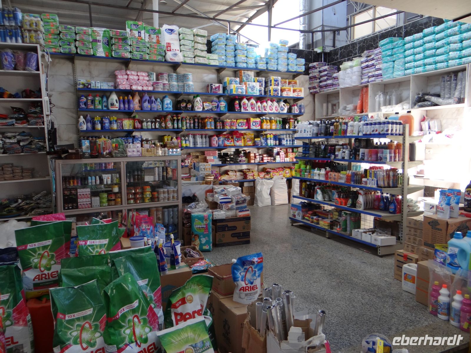 Hurgadha, neuer Markt, der überdacht auch Drogerieartikel anbietet.