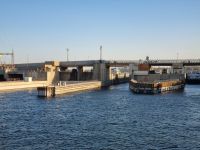 Fahrt auf dem Nil von Luxor nach Edfu... - kurz vor der Esna-Schleuse