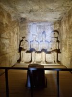 Felsentempel von Abu Simbel (Großer Tempel zum Ruhm Ramses II.) - Das Allerheiligste des Tempels: Ptah, Amun-Re, Ramses II. und Re-Harachte (von links)