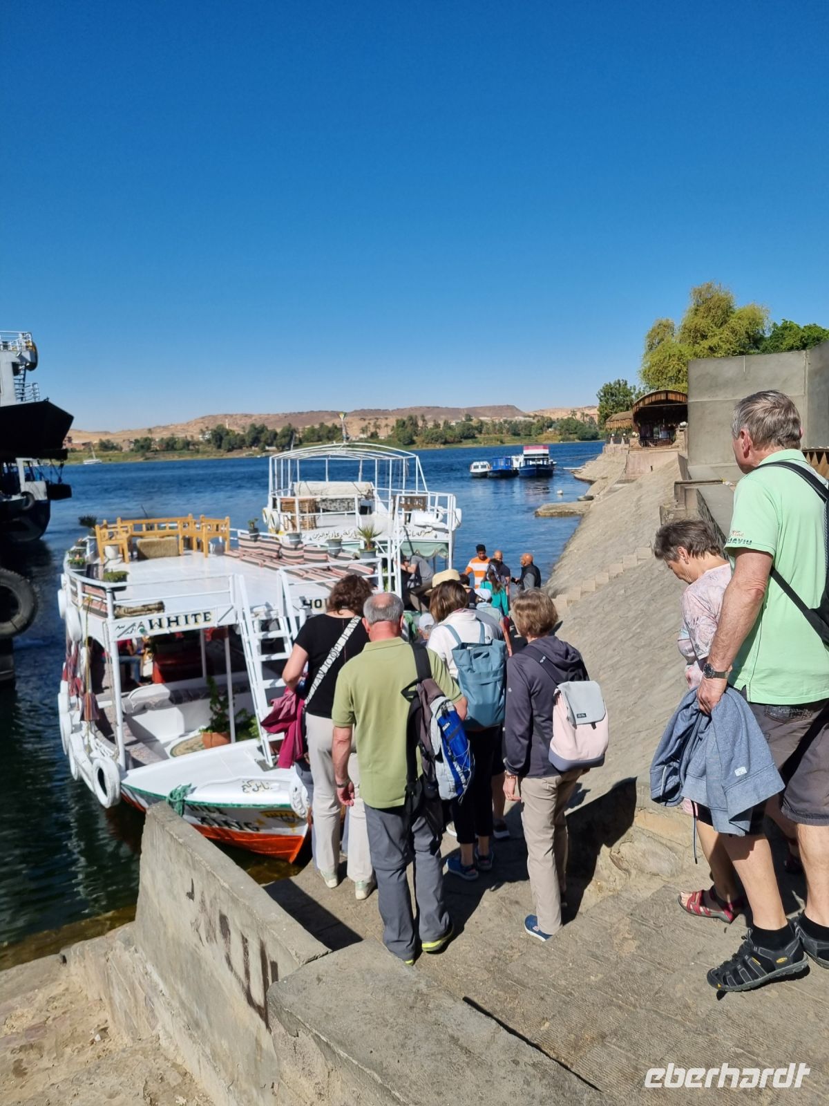Motorbootsfahrt zum Nubischen Dorf Nagaa Al Mahata...