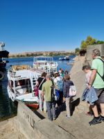 Motorbootsfahrt zum Nubischen Dorf Nagaa Al Mahata...