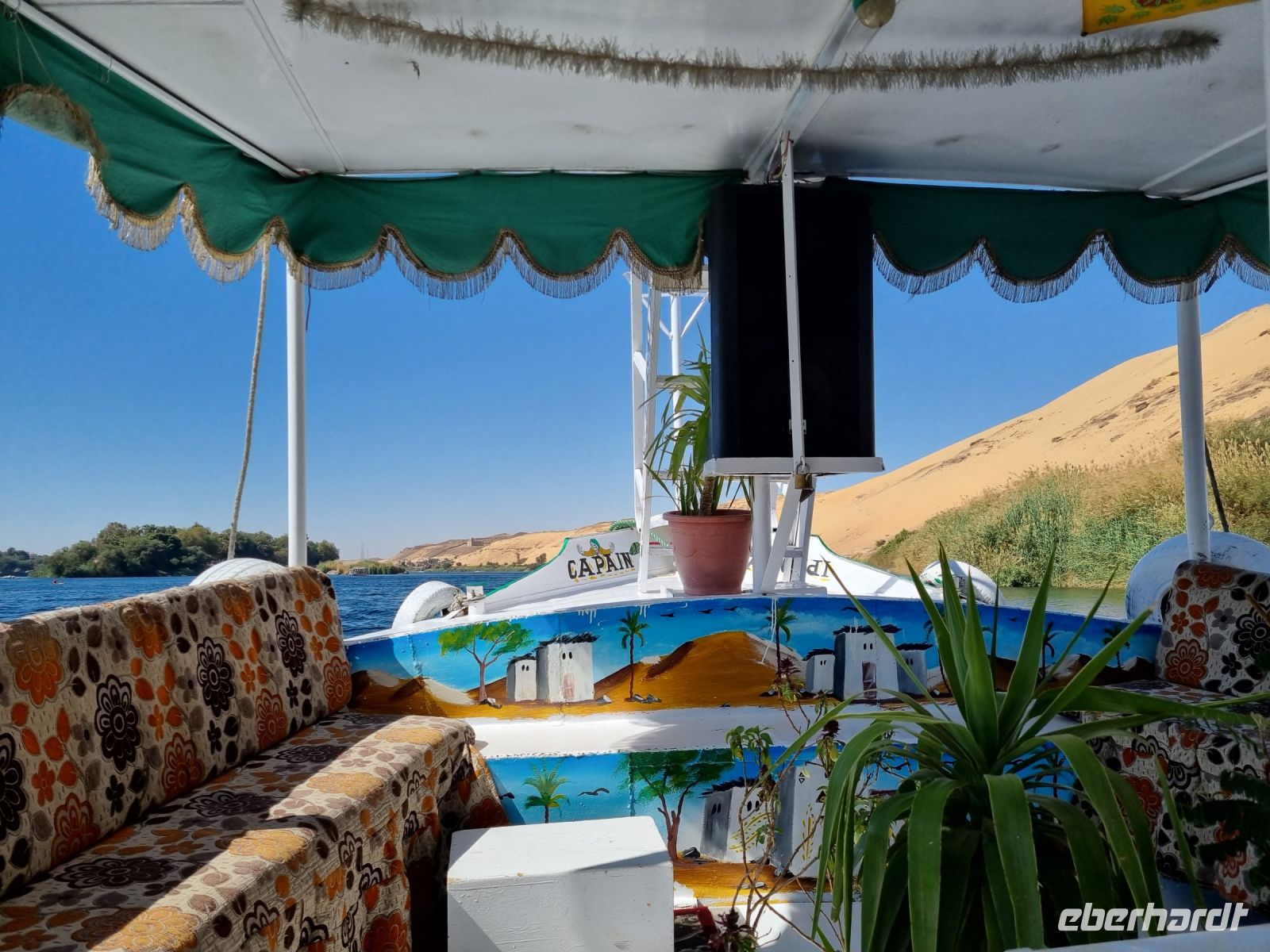 Motorbootsfahrt zum Nubischen Dorf Nagaa Al Mahata...