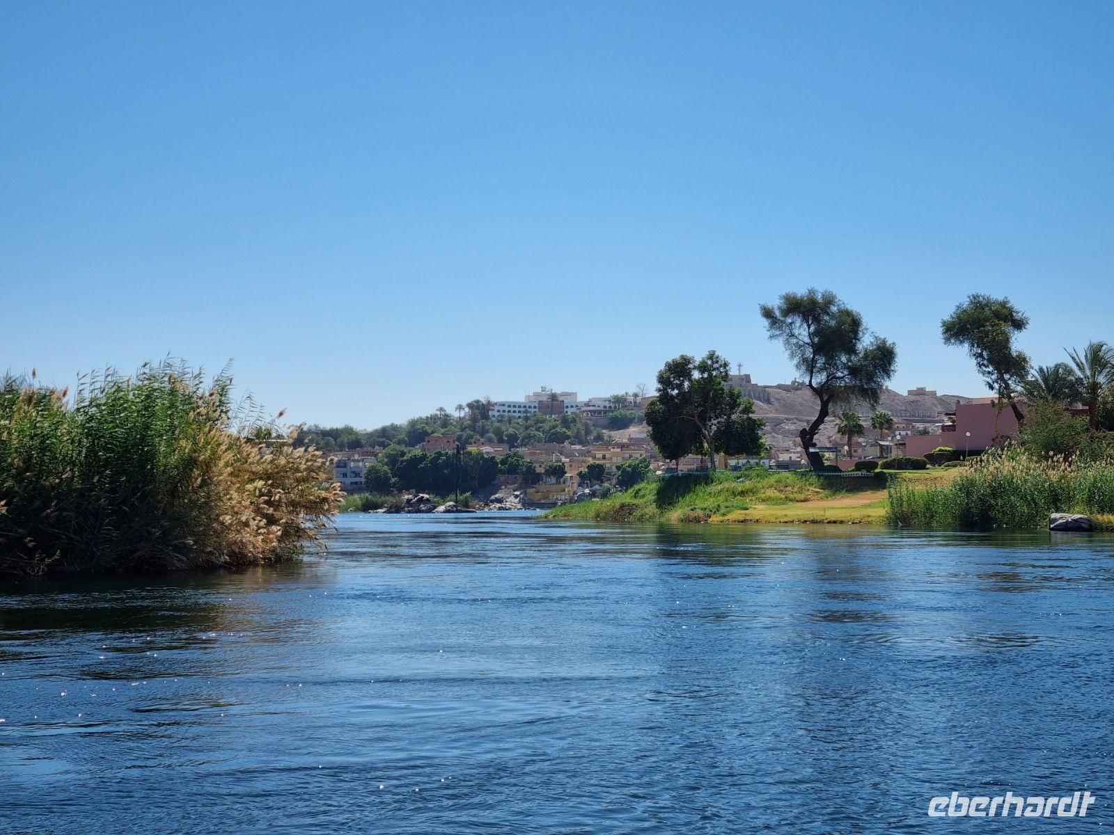 Motorbootsfahrt zum Nubischen Dorf Nagaa Al Mahata... 