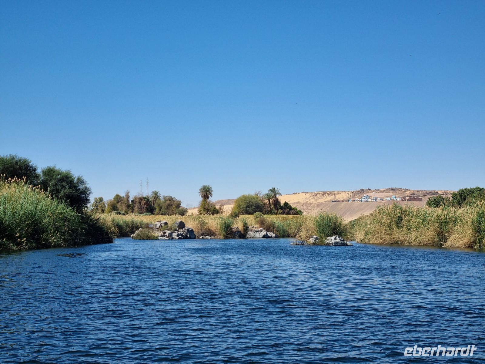Motorbootsfahrt zum Nubischen Dorf Nagaa Al Mahata...