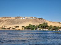 Motorbootsfahrt zum Nubischen Dorf Nagaa Al Mahata...