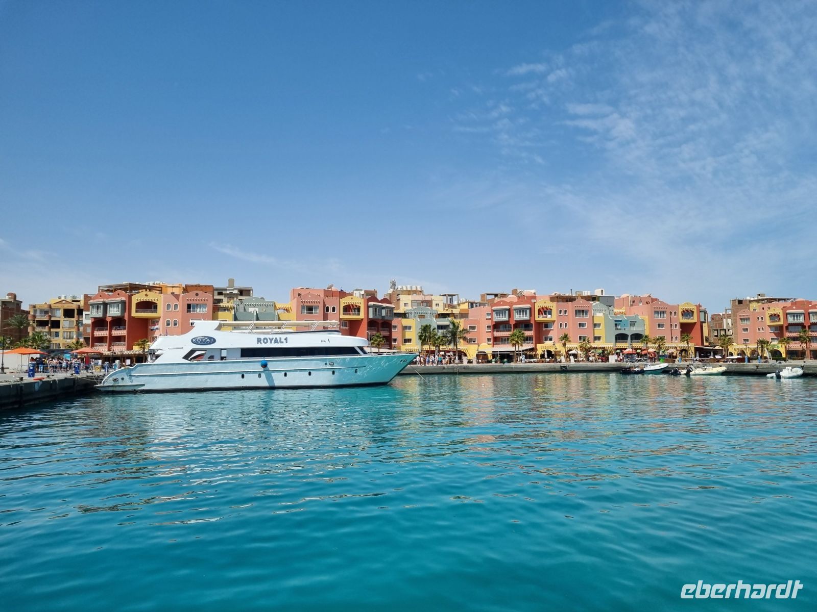 Hurghada - Glasbodenfahrt mit Blick zur Marina