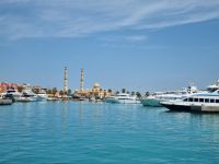 Hurghada - Glasbodenfahrt mit Blick zur Marina