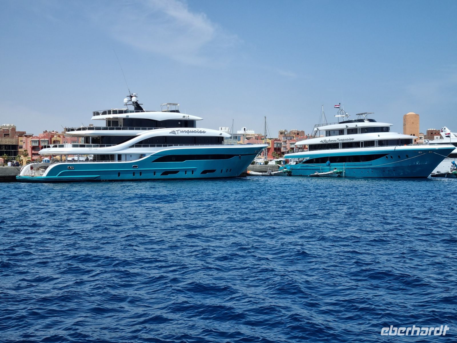 Hurghada - Glasbodenfahrt mit Blick zur Marina