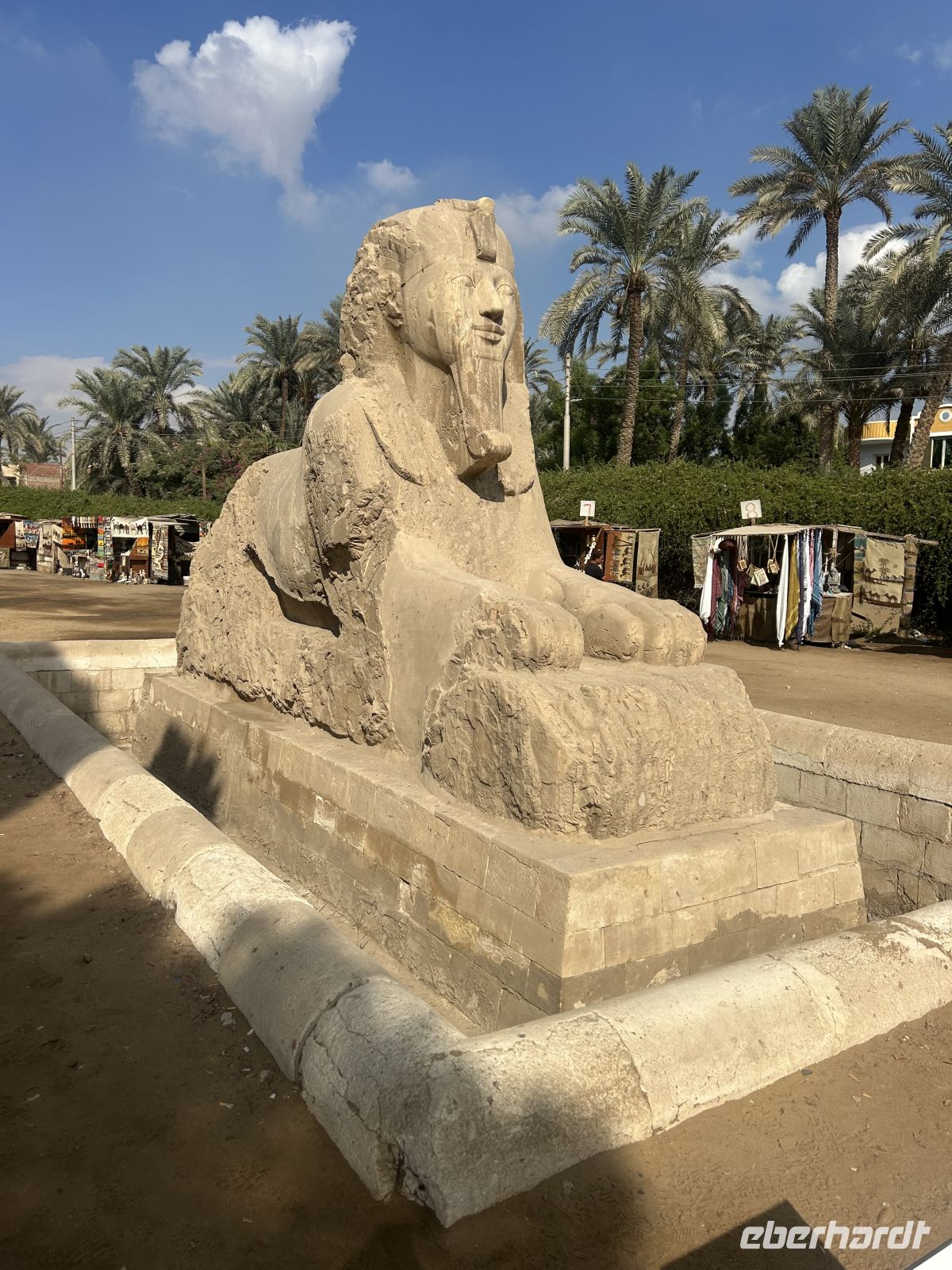 Eine Sphinx zur Bewachung 
