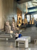 Eingangsbereich des Neuen Ägyptischen Museums in Kairo