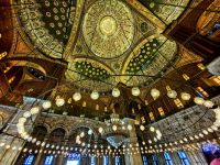 Im Inneren der Alabastermoschee in der Altstadt von Kairo