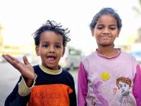 Überall winkt man uns zu und fragt, wo wir herkommen