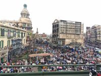 Auf dem Textilmarkt von Kairo ist viel los