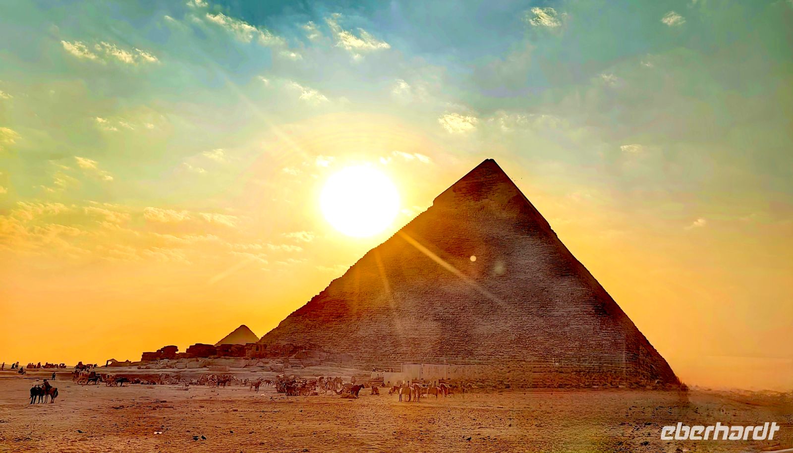 Sonnenuntergang an den Pyramiden - es geht kaum magischer