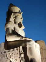 Statue von Ramses II. im Luxortempel