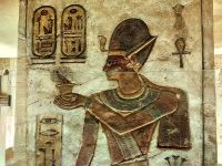 Pharao, der eine Opfergabe in Form von Weihrauch darbringt, Tal der Könige