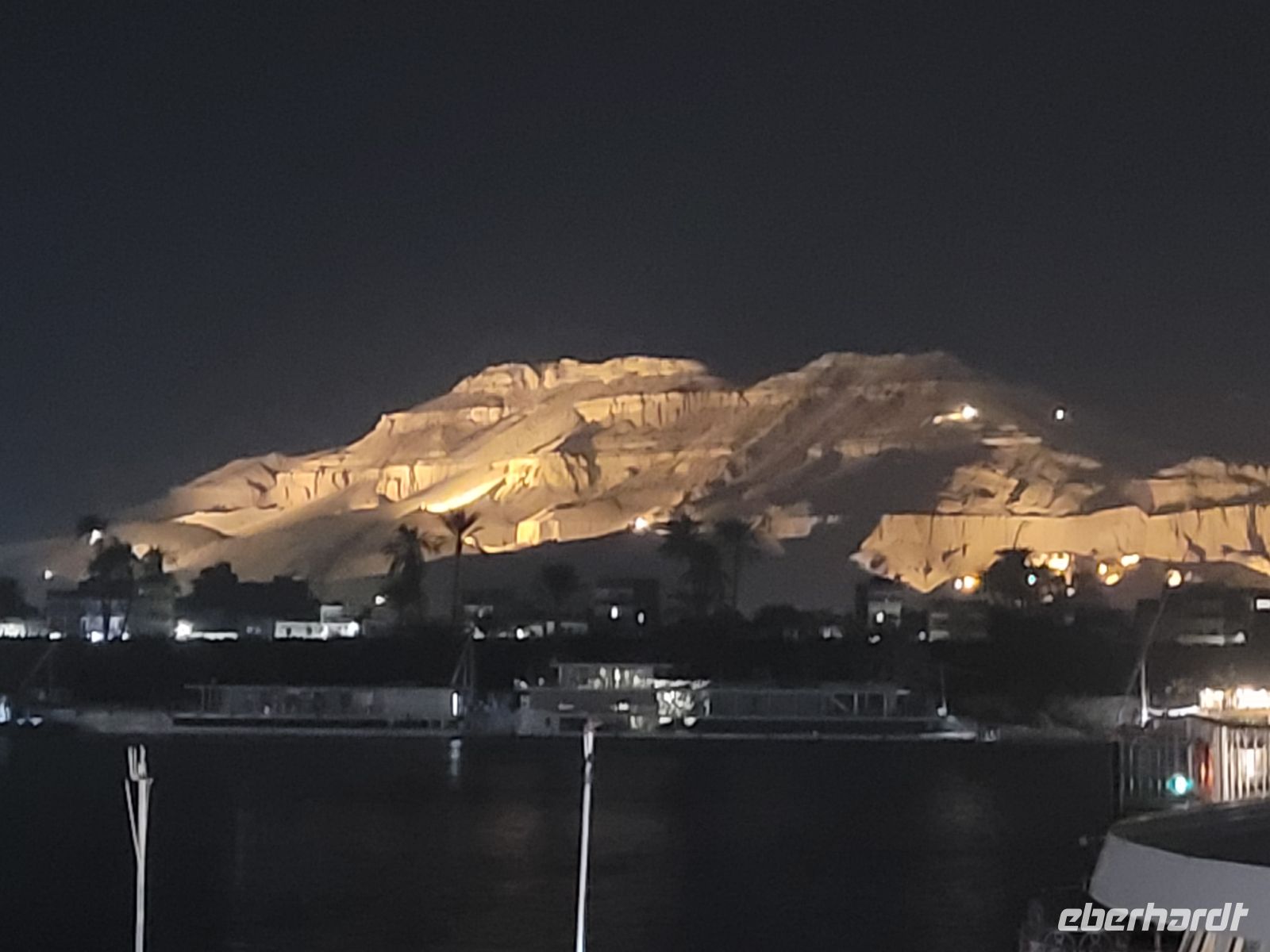 059 - Luxor - Blick in Richtung Tal der Könige