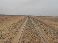 Eisenbahnschienen in der Wüste