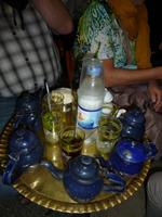 und genossen einen frischen Pfefferminztee