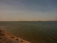 ein gigantischer See inmitten der Wüste