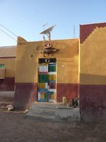 Spaziergang durch die Gassen im nubischen Dorf