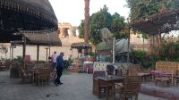 Teezelt Kom Ombo, Blick auf Tempel, Ägypten