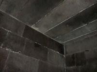 in der Grabkammer